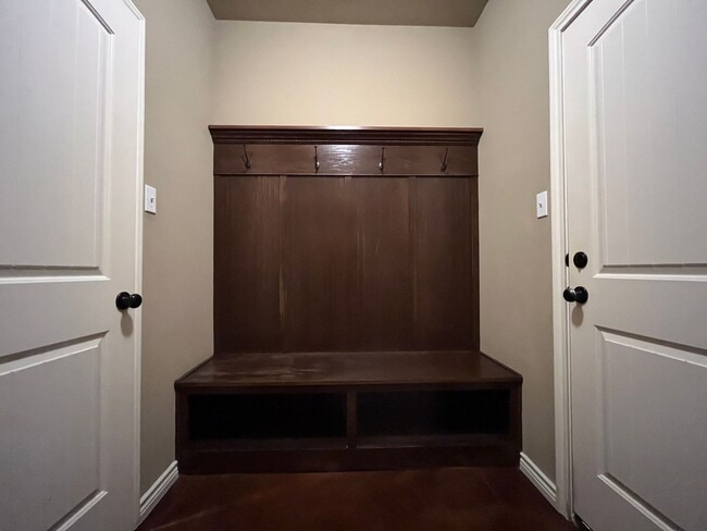 Building Photo - Available Now: 4 Bedroom Single Family Home: Midway ISD:  Move in Special