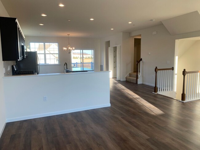 Building Photo - 1855 Shady Ln