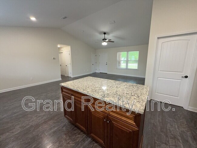 Building Photo - 4025 Brittany Ln