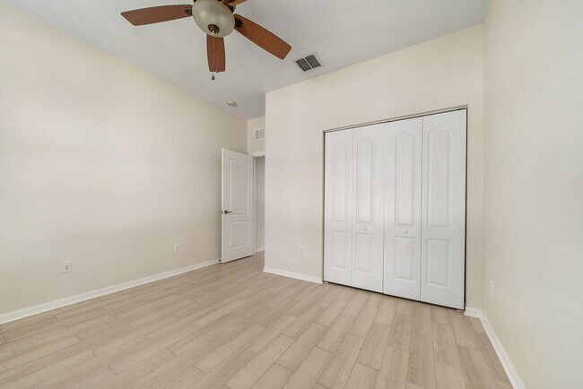 Building Photo - 10419 SW Southgate Ct