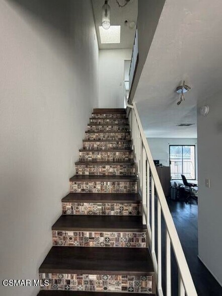 Building Photo - 21040 Parthenia St