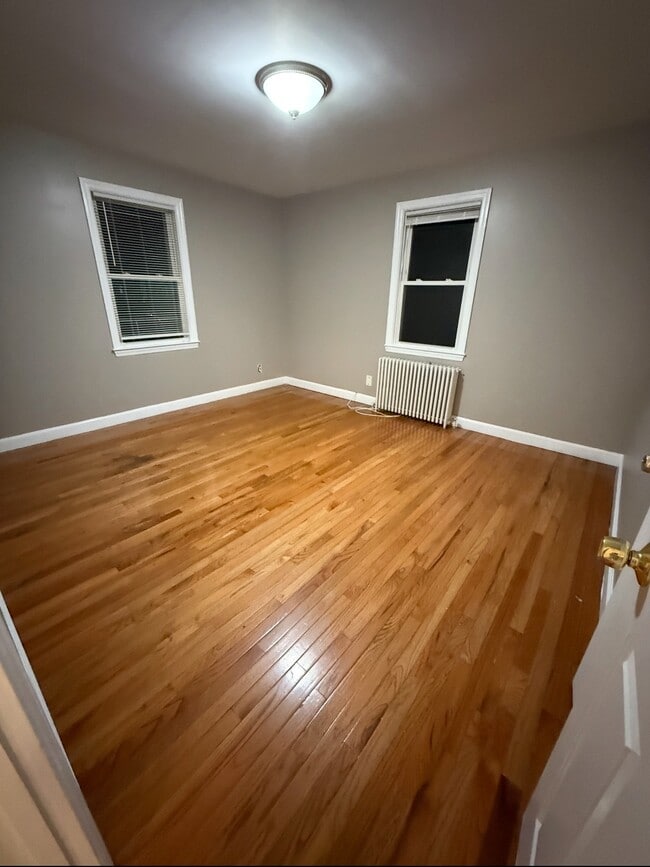 Building Photo - 24 Paragon Ln