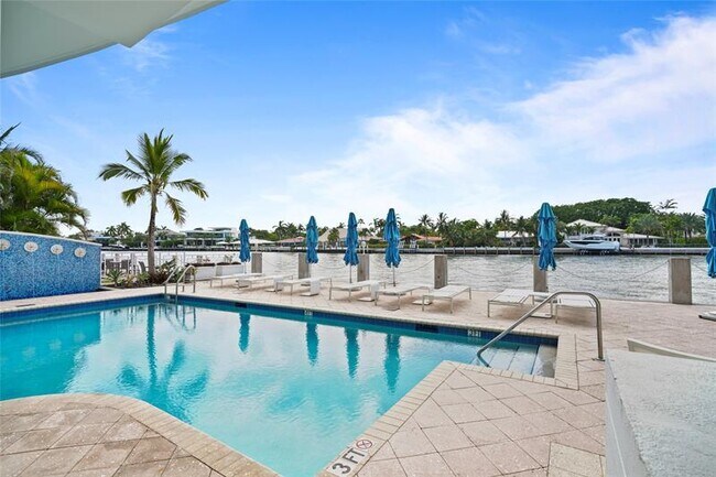 Building Photo - 715 Bayshore Dr