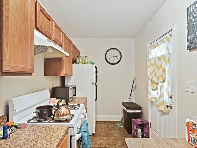 Building Photo - 2802 Berwick Ave