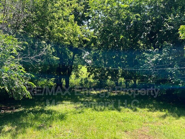 Building Photo - 2224 Doris Ave