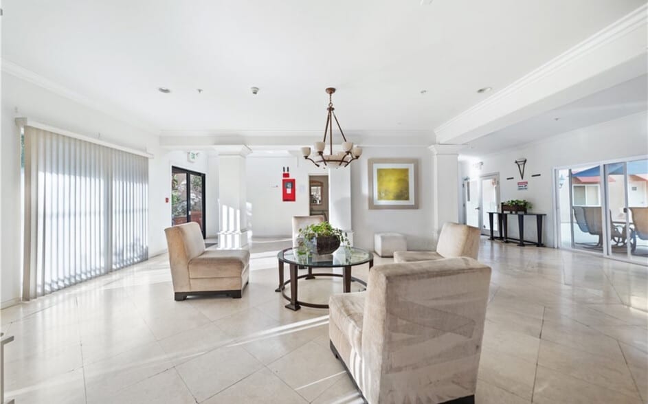Community Area - 9610 Zelzah Ave