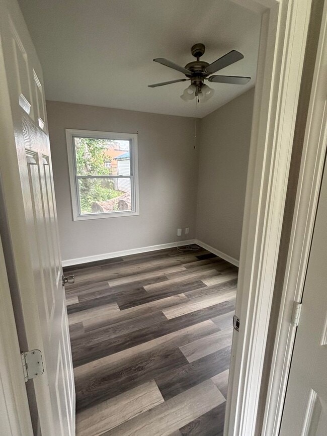 Building Photo - FOR RENT 3 bed 1 bath!