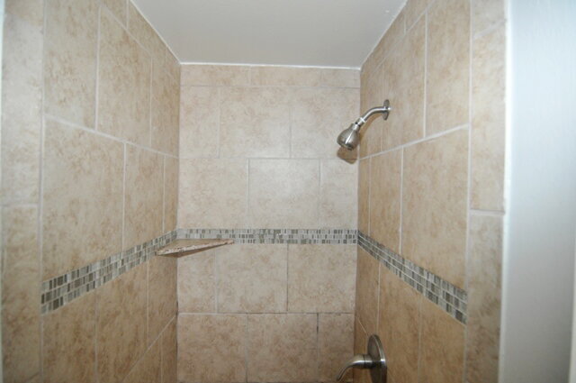 Building Photo - "COMING IN LATE JANUARY - Charming 3-2-2 home in the heart of Irving!"