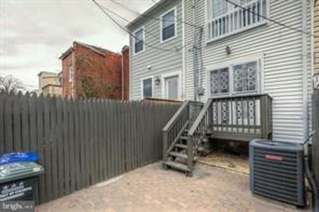 Building Photo - 1651 Gales St NE