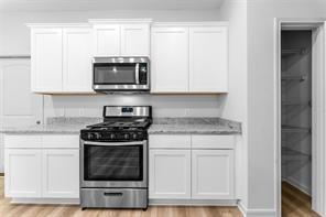 Building Photo - 1301 Parker Dr