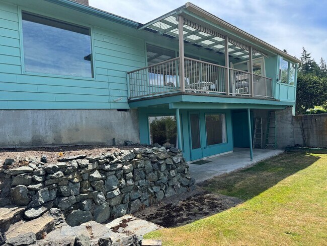 Building Photo - 3 bed/2 Bath, Spacious Home in Mount Verno...