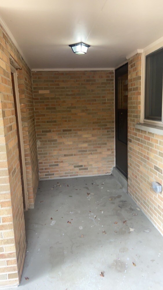 Building Photo - 536 S Main St