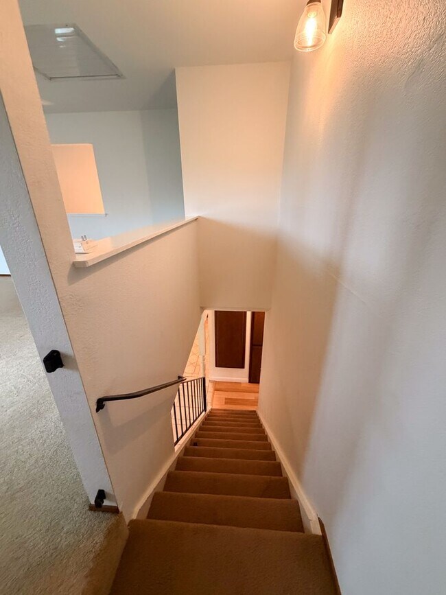 Building Photo - 950 Pembroke Way