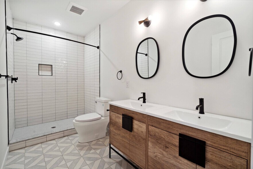 Building Photo - 1338 N 15th St