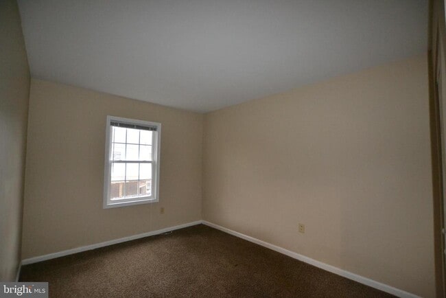 Building Photo - 619 4th St