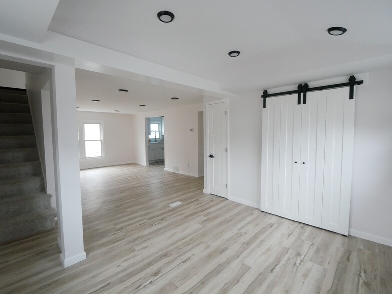 Building Photo - 252 Shields Rd