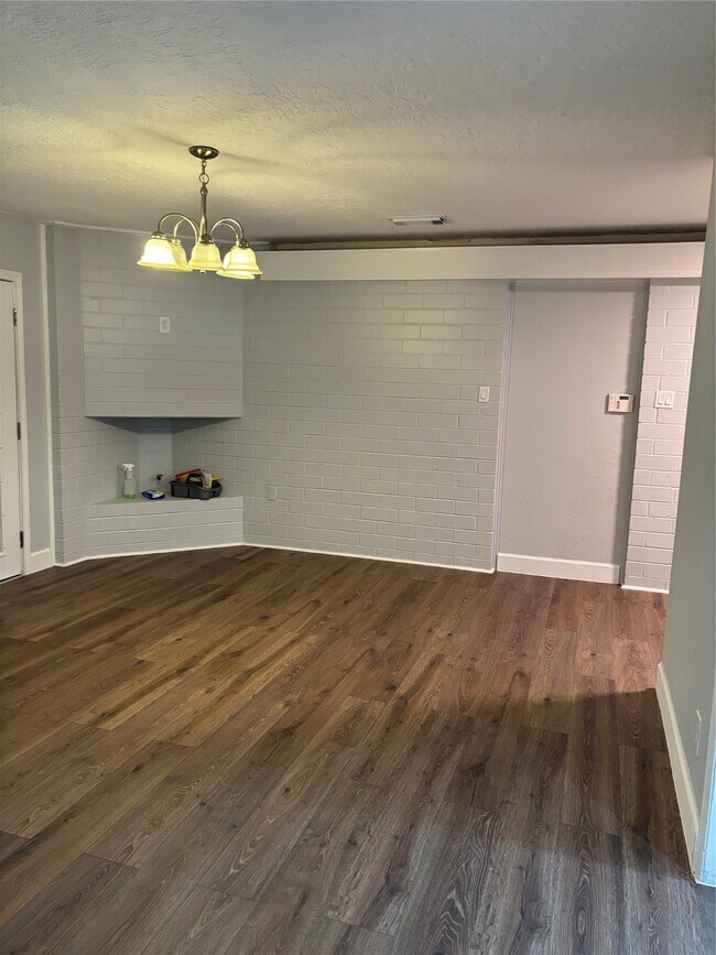 Building Photo - 4115 Tidewater Dr