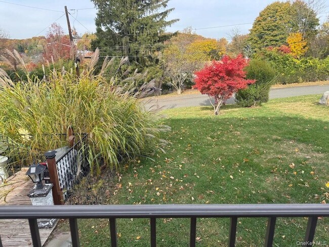 Building Photo - 5 Hall Ave