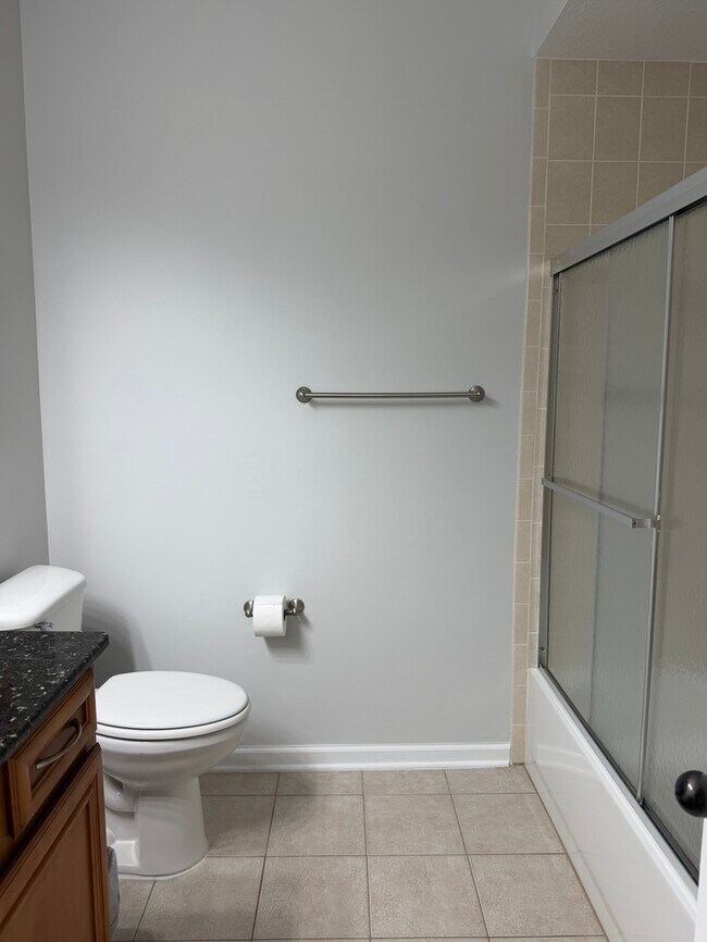 Building Photo - 175 Bayberry Cir