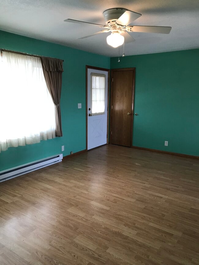 Building Photo - 4610 S County Line Rd W