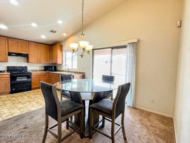 Building Photo - 44147 W Snow Dr