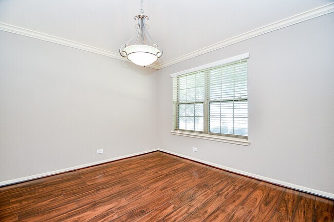 Building Photo - 2023 Manchester Crossing Dr