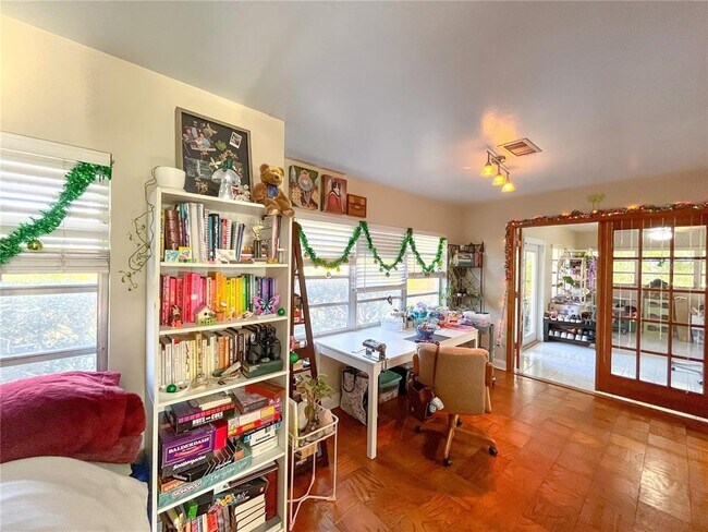 Building Photo - 4018 NW 10th Ave