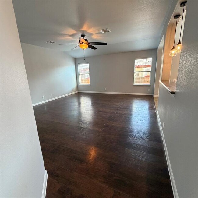 Building Photo - 1115 Sunny Meadows Loop