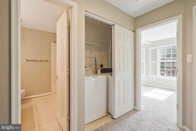 Building Photo - 5587 Governors Pond Cir