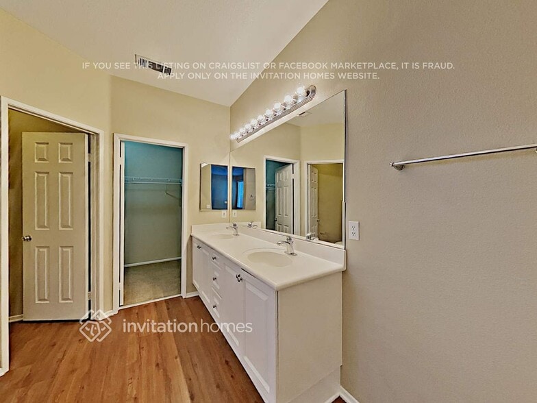 Building Photo - 928 Glendora Dr