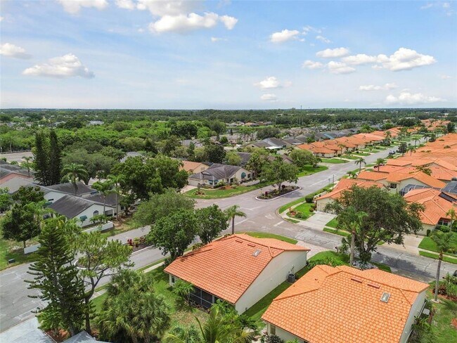 Building Photo - 4327 Murfield Dr E