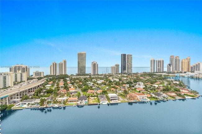 Building Photo - 19101 NE 36th Pl