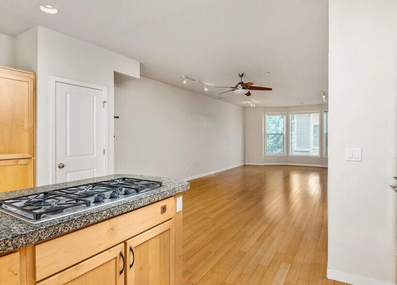 Building Photo - 4132 S Corbett Ave