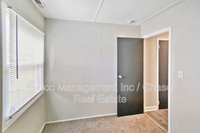 Building Photo - 4328 Greenbrier Ln