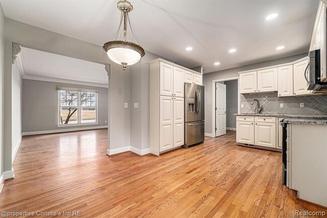 Building Photo - 1630 Normandy Rd