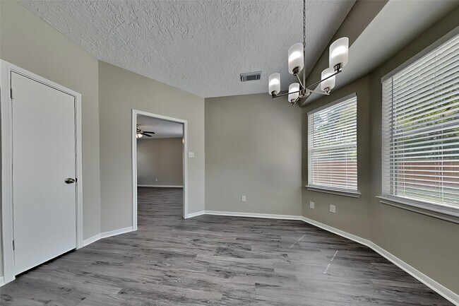 Building Photo - 25814 Richards Rd