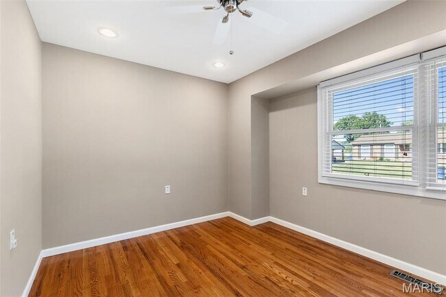 Building Photo - 3205 Fleet Ln
