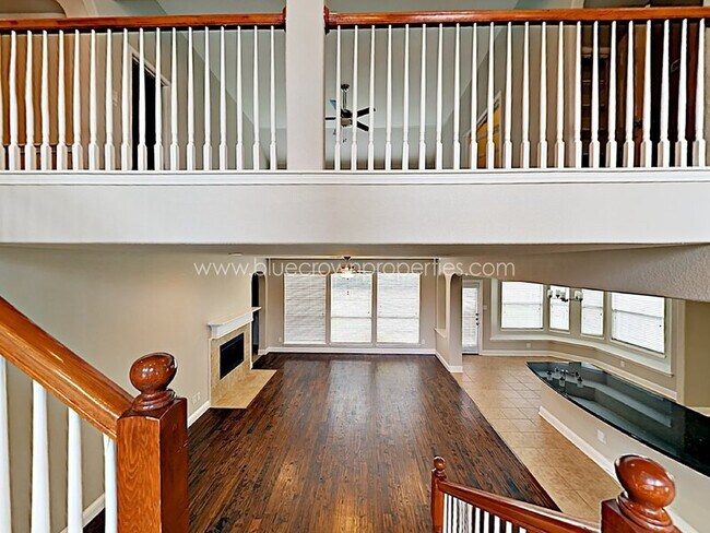 Building Photo - 901 Mesquite Dr