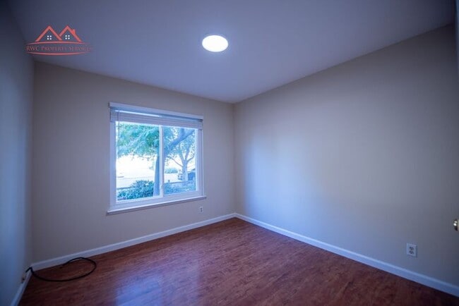 Building Photo - 2135 Hikido Dr