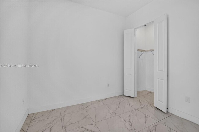 Building Photo - 4574 SW 173rd Ave