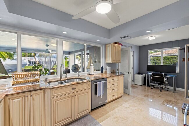 Building Photo - 6251 NE 19th Terrace