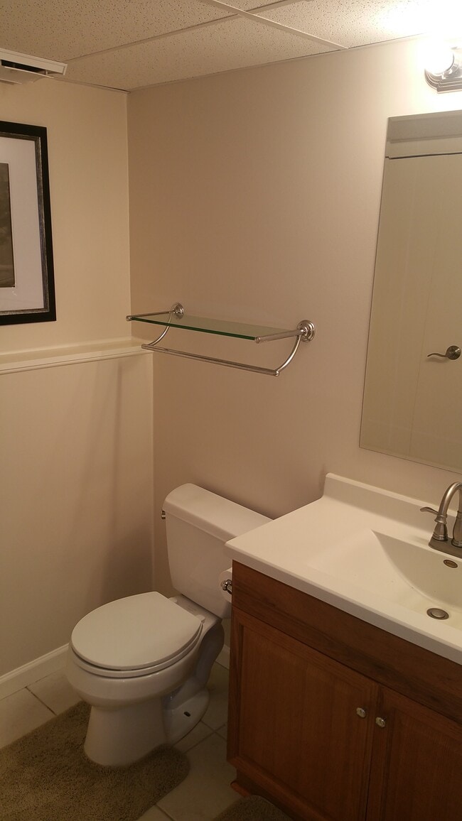 Building Photo - 9028 Garfield Dr