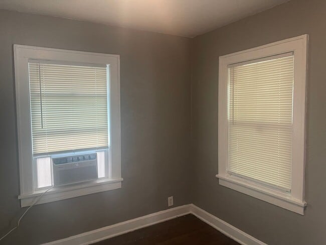 Building Photo - Available Now, 2 Bed 1 Bath Home off 71 HWY