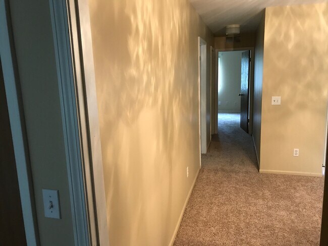 Building Photo - 42825 Lilley Pointe Dr