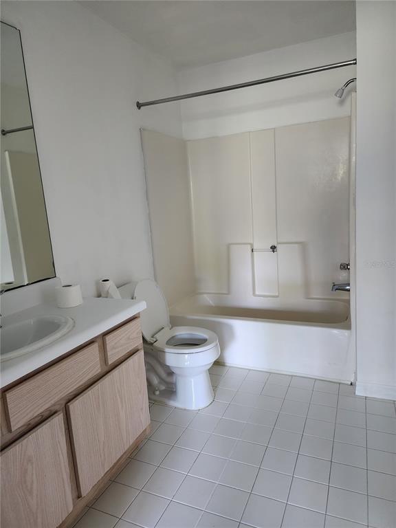 Building Photo - 5459 Vineland Rd