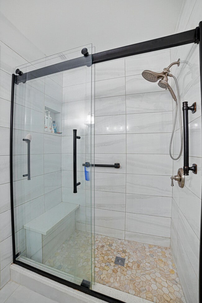 Building Photo - 5242 Privet Pl