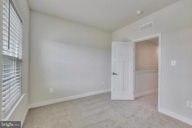 Building Photo - 6616 Ballenger Run Blvd