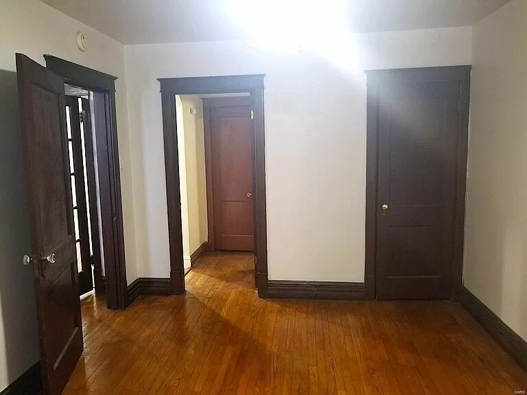 Building Photo - 3844 Wilmington Ave