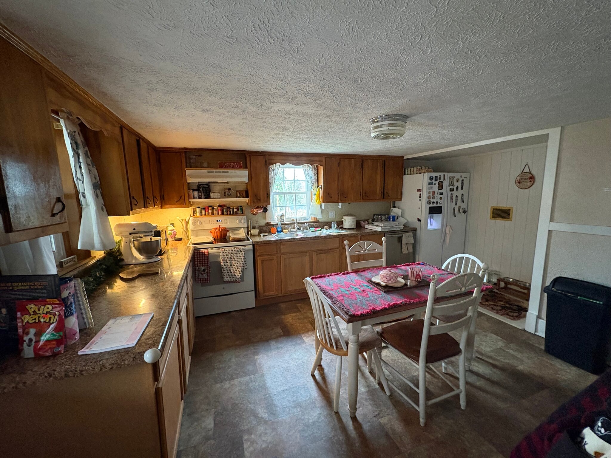 Building Photo - 928 Rockway St