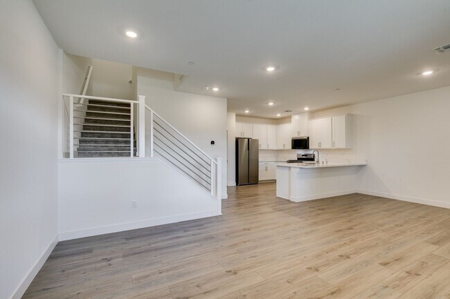 Building Photo - 160 Silver Run Ln